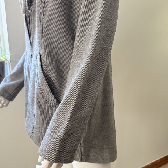 CABI Heather Gray Chic Tailored Fit Dropoff Blazer Women's Size Medium - Picture 7 of 7